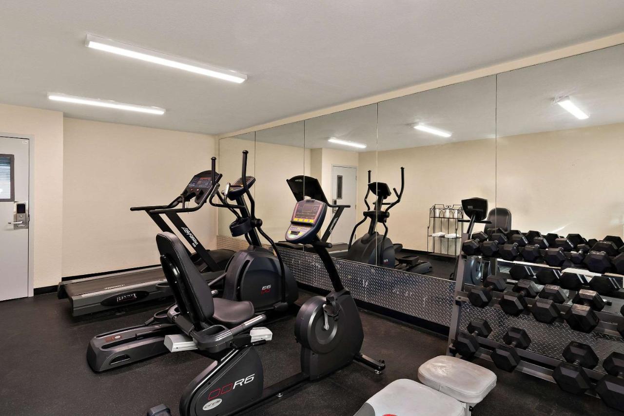 Quality Inn Memphis Northeast Near I-40 מראה חיצוני תמונה