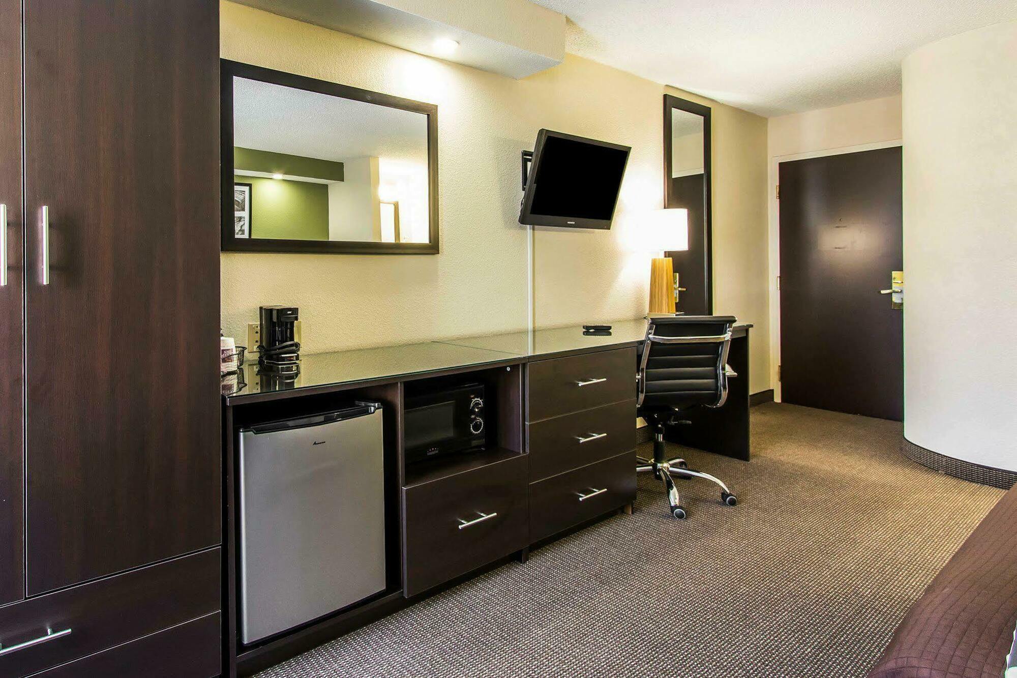 Quality Inn Memphis Northeast Near I-40 מראה חיצוני תמונה