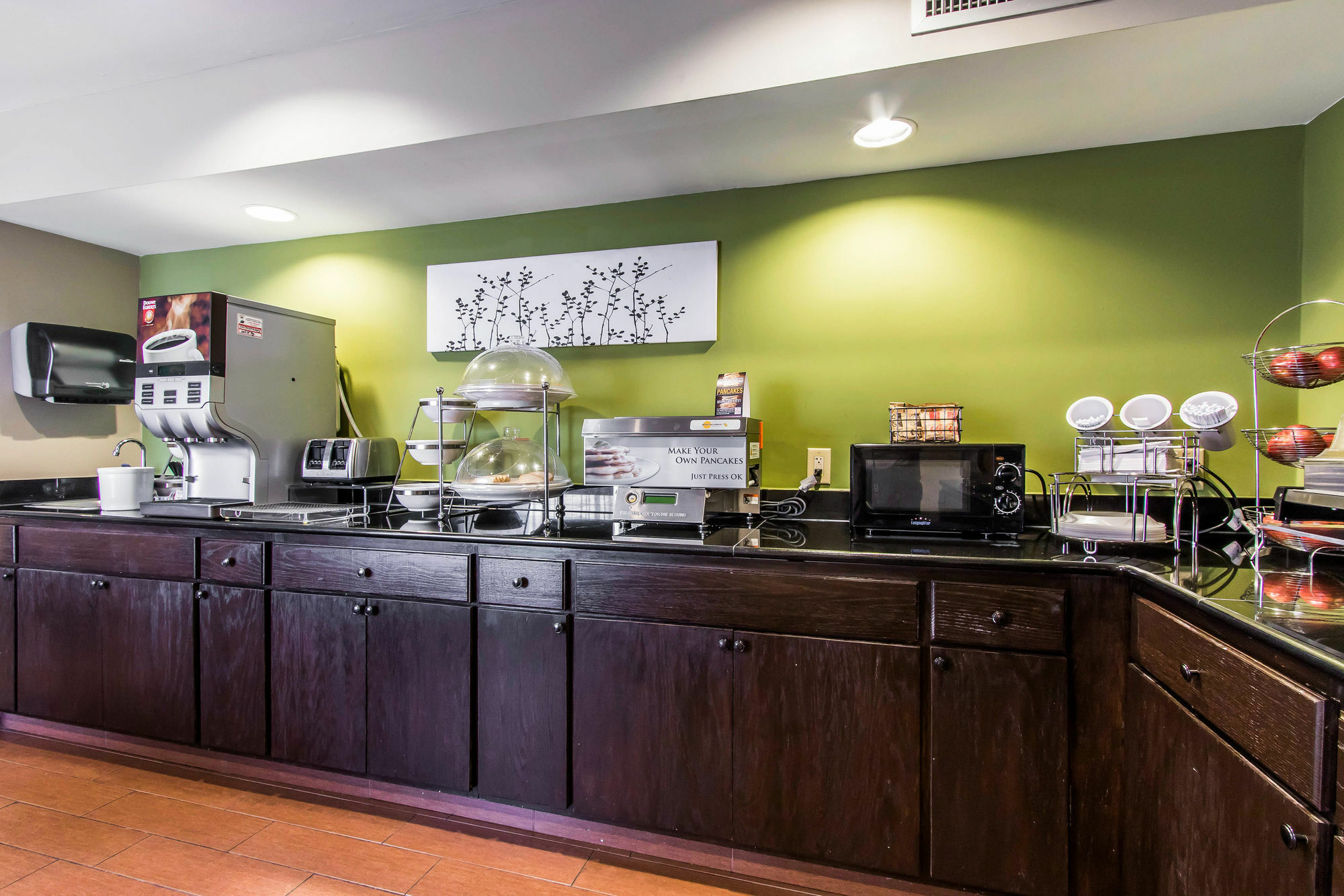 Quality Inn Memphis Northeast Near I-40 מראה חיצוני תמונה
