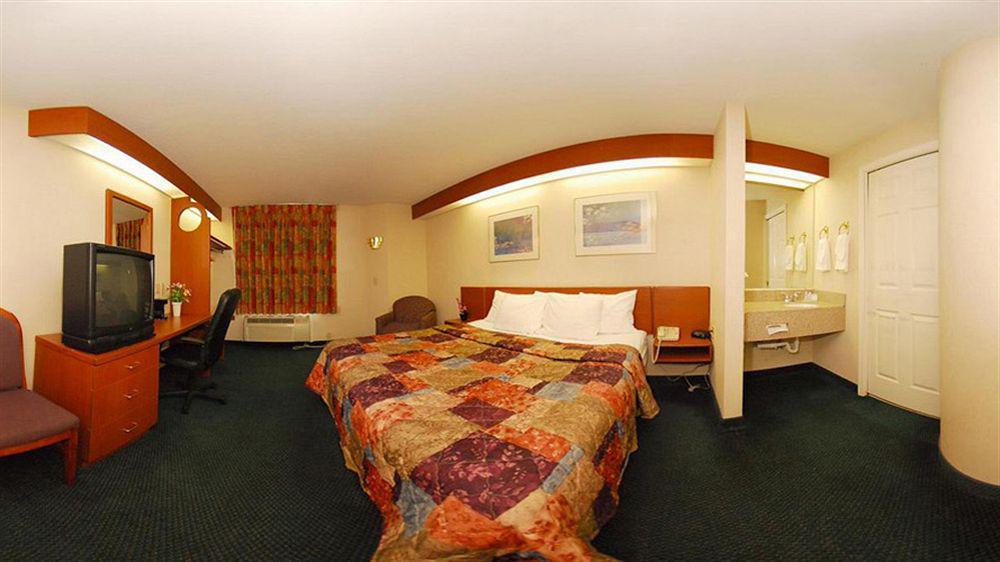 Quality Inn Memphis Northeast Near I-40 מראה חיצוני תמונה
